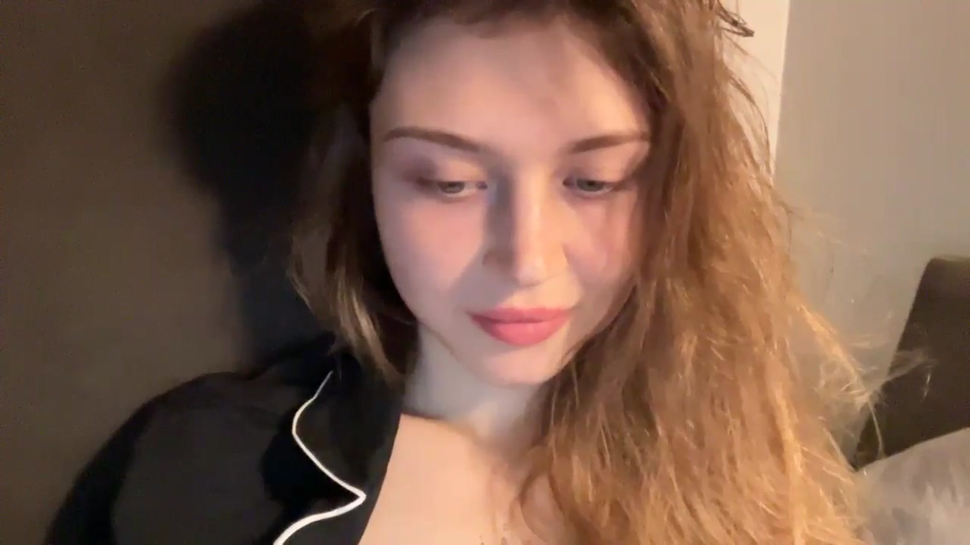 Gallery image thumbnail from Coconut_dream's myfreecams stream on, 10/14/2024, 20:29 image 13 of 20