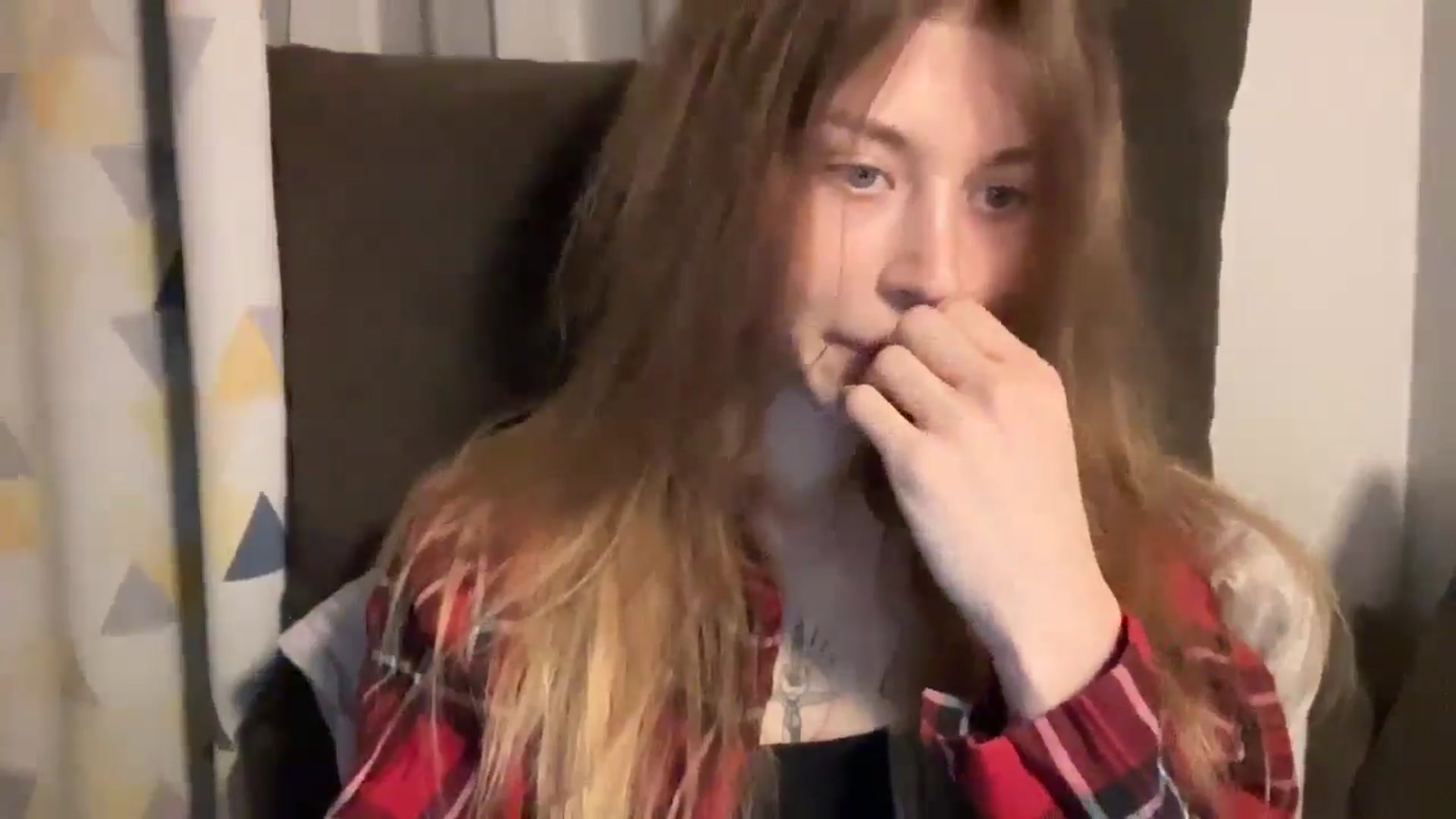 Gallery image thumbnail from Coconut_dream's myfreecams stream on, 10/15/2024, 19:01 image 6 of 20