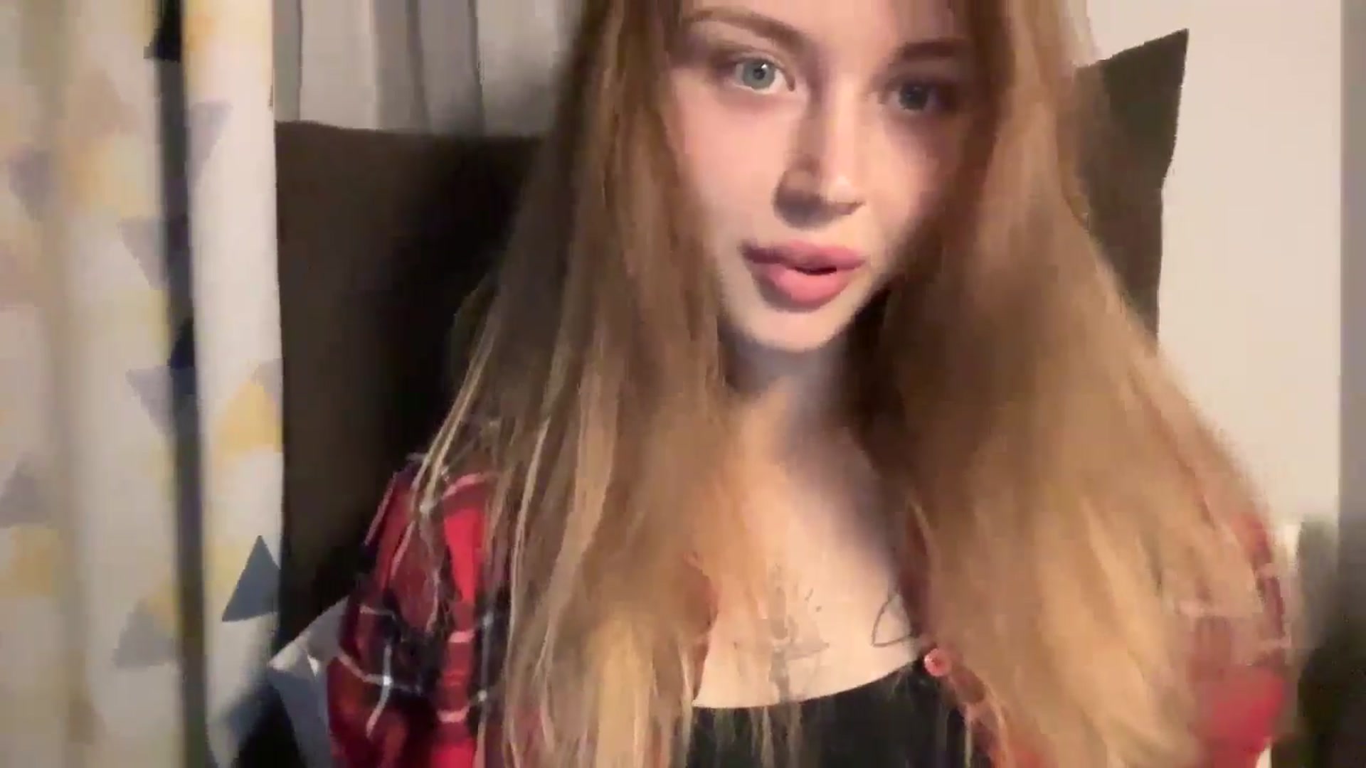 Gallery image thumbnail from Coconut_dream's myfreecams stream on, 10/15/2024, 19:01 image 3 of 20