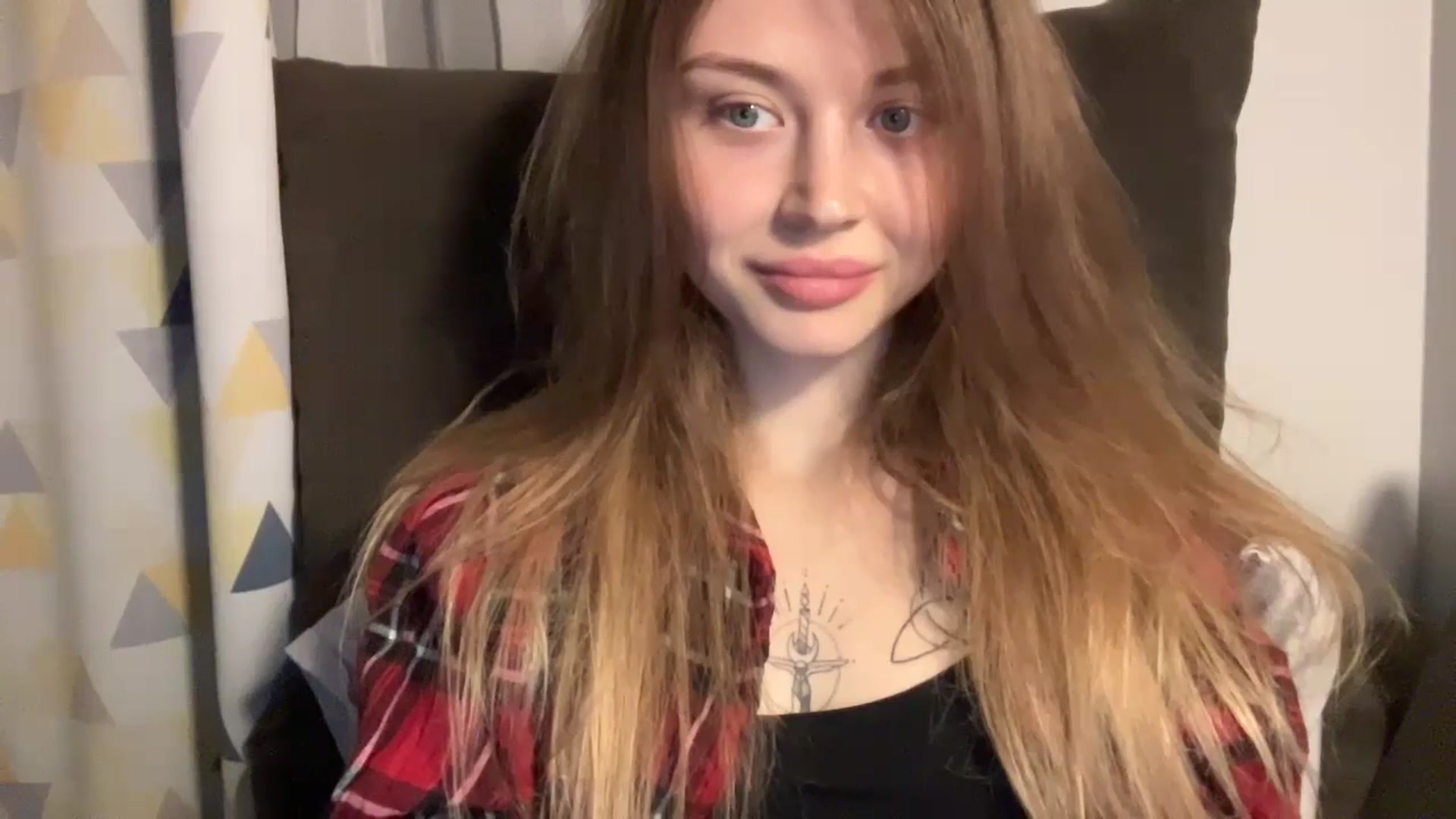 Gallery image thumbnail from Coconut_dream's myfreecams stream on, 10/15/2024, 19:01 image 4 of 20