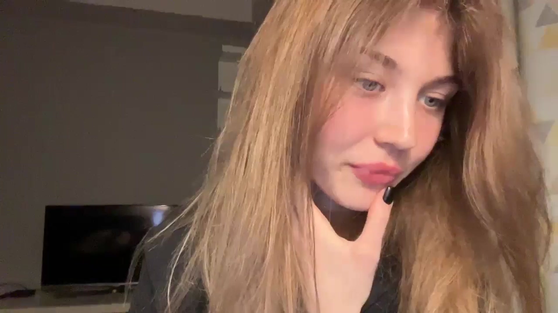 Gallery image thumbnail from Coconut_dream's myfreecams stream on, 10/17/2024, 19:32 image 6 of 20