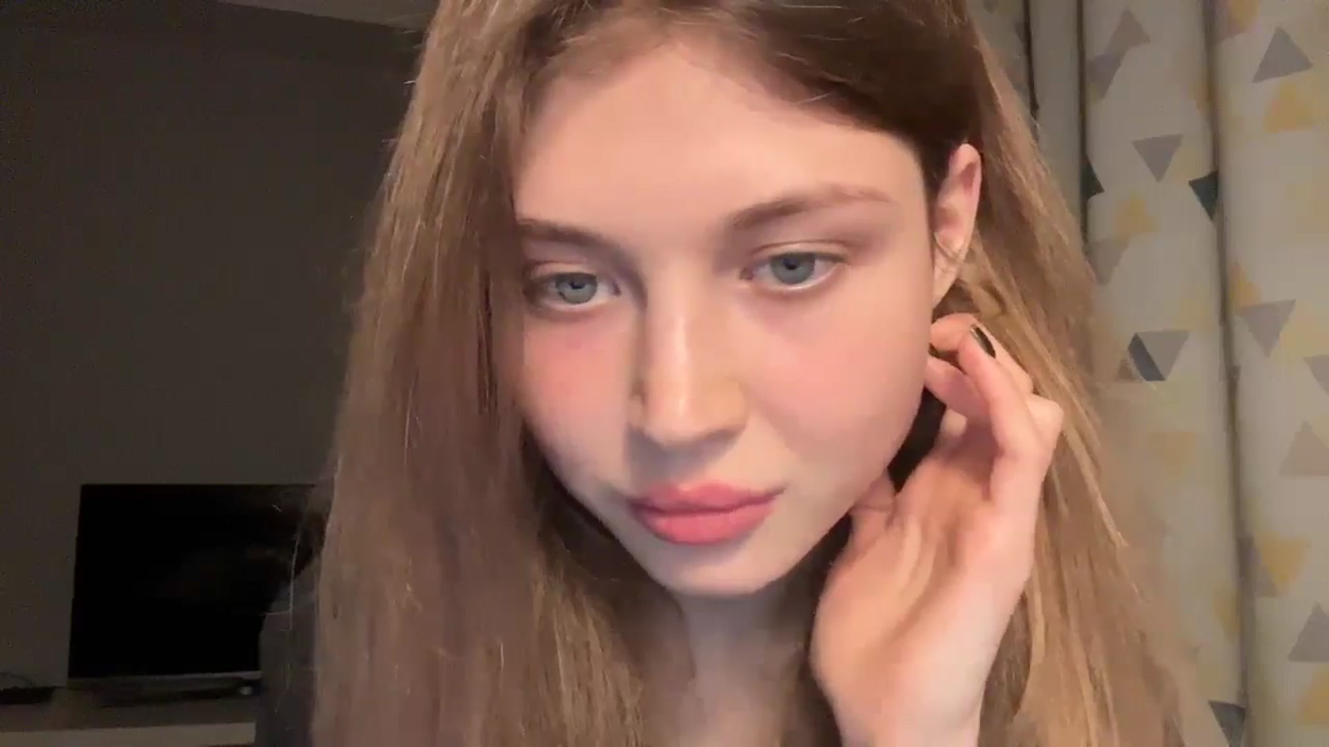 Gallery image thumbnail from Coconut_dream's myfreecams stream on, 10/17/2024, 19:32 image 12 of 20