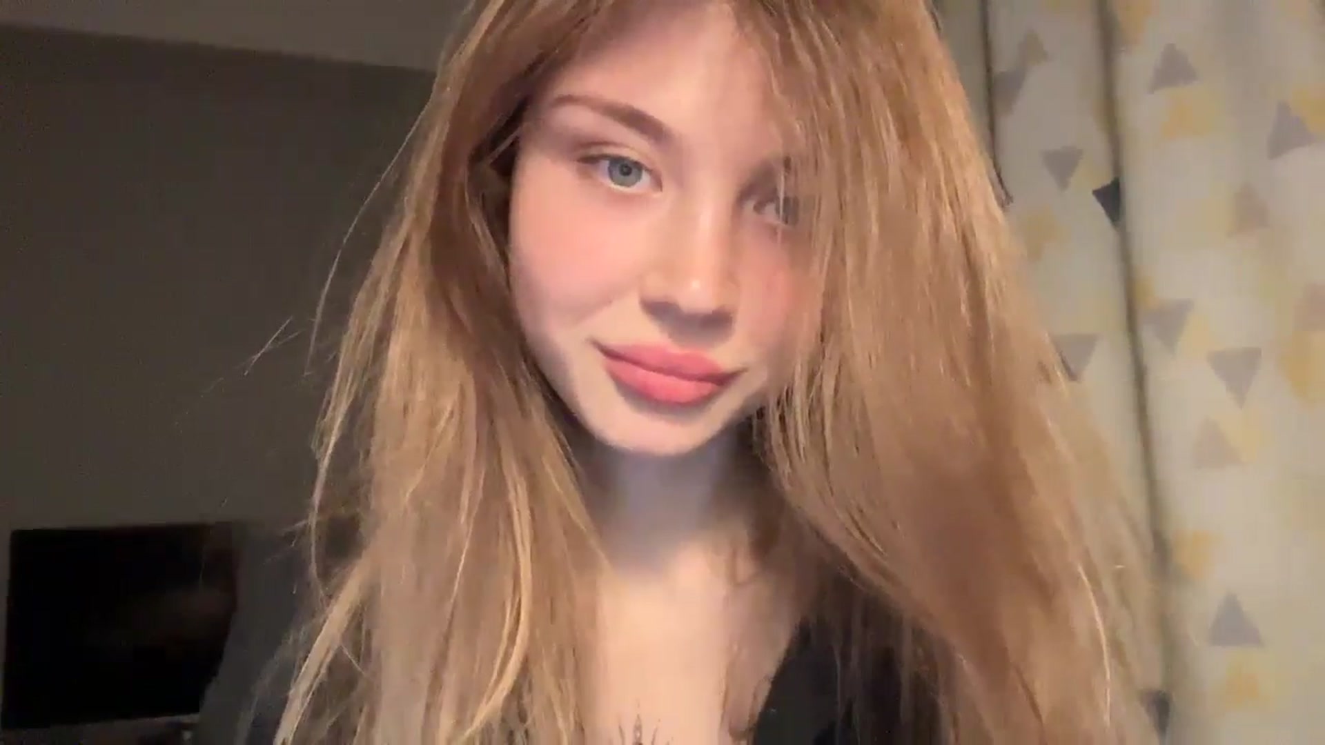 Gallery image thumbnail from Coconut_dream's myfreecams stream on, 10/17/2024, 19:32 image 2 of 20