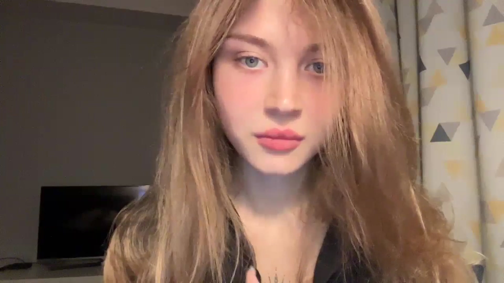 Gallery image thumbnail from Coconut_dream's myfreecams stream on, 10/17/2024, 19:32 image 5 of 20