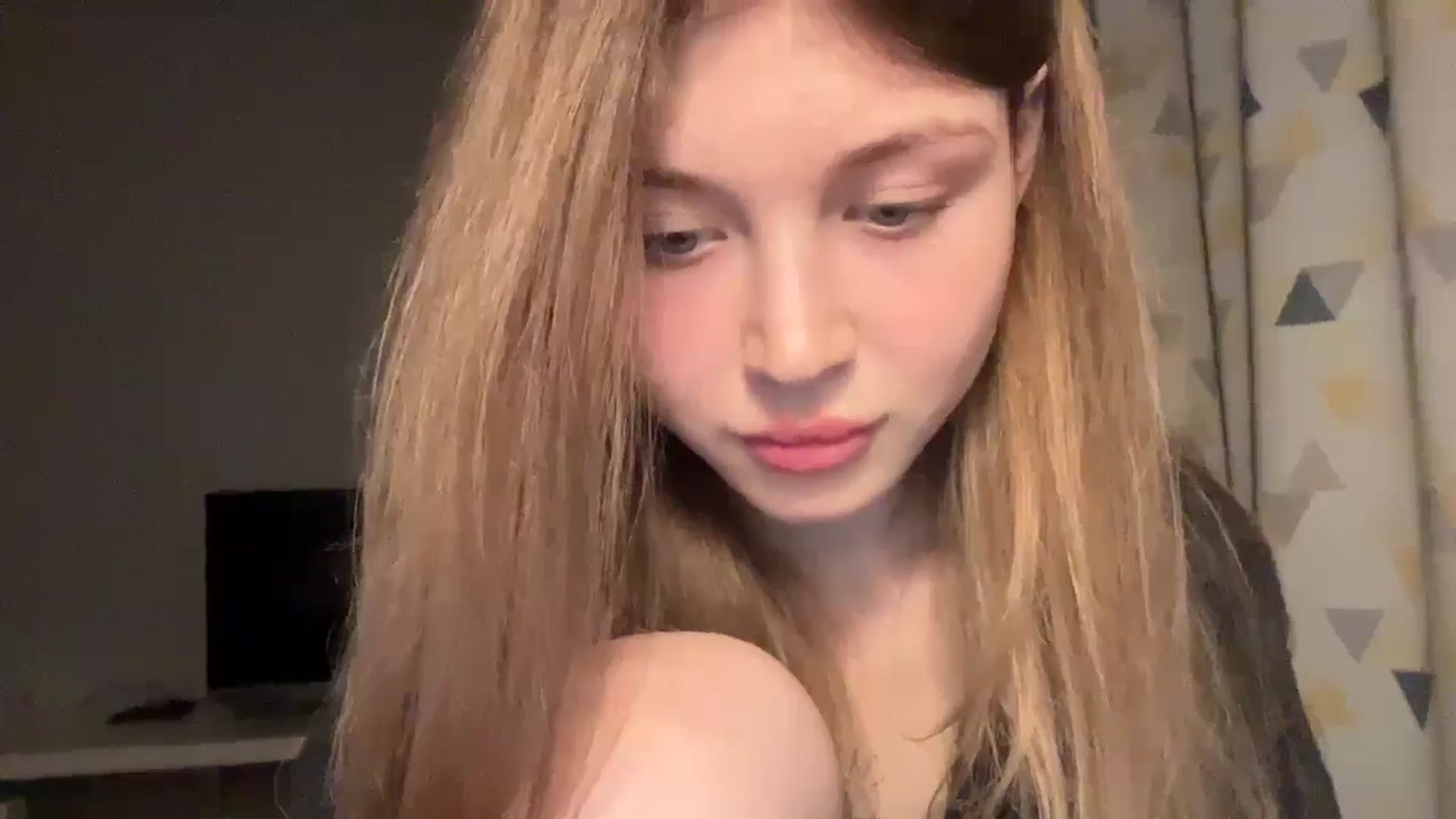 Gallery image thumbnail from Coconut_dream's myfreecams stream on, 10/17/2024, 21:21 image 2 of 20