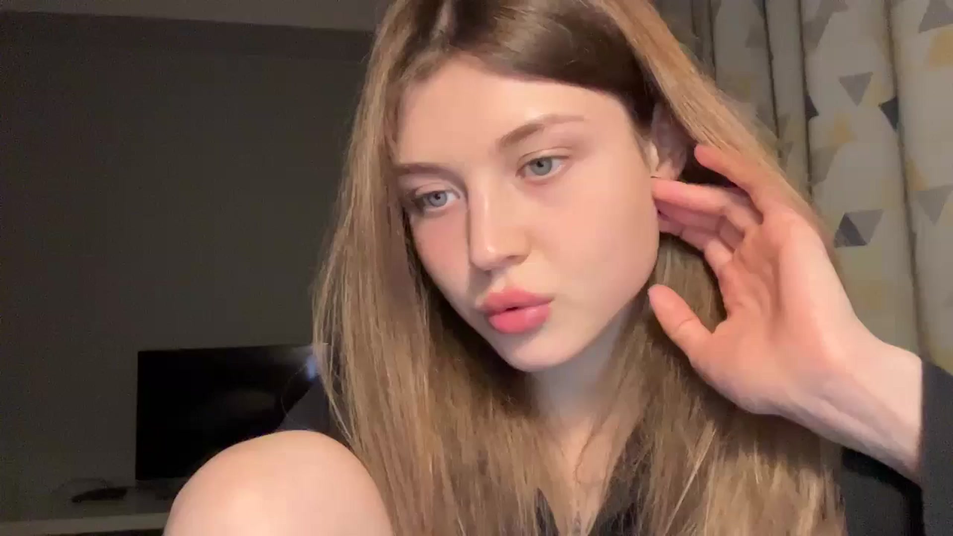 Gallery image thumbnail from Coconut_dream's myfreecams stream on, 10/17/2024, 21:21 image 11 of 20