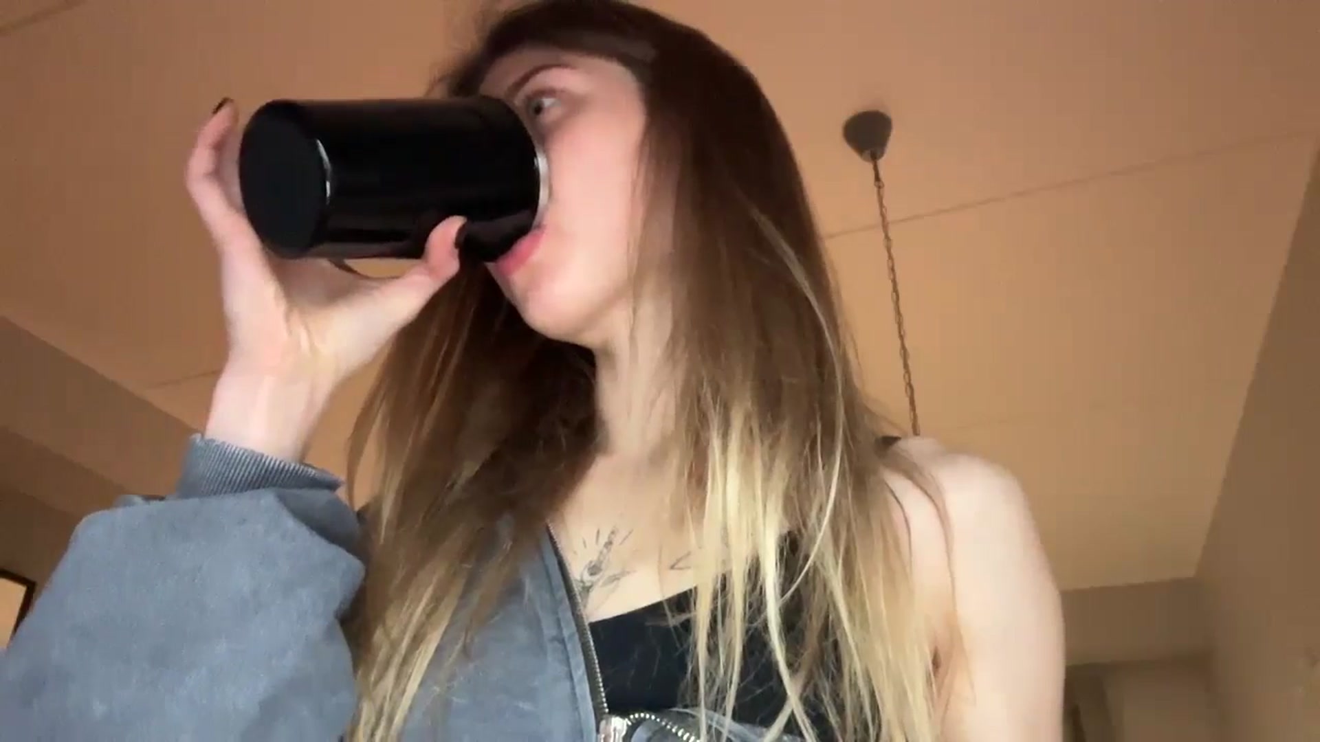 Gallery image thumbnail from Coconut_dream's myfreecams stream on, 10/18/2024, 18:10 image 8 of 20