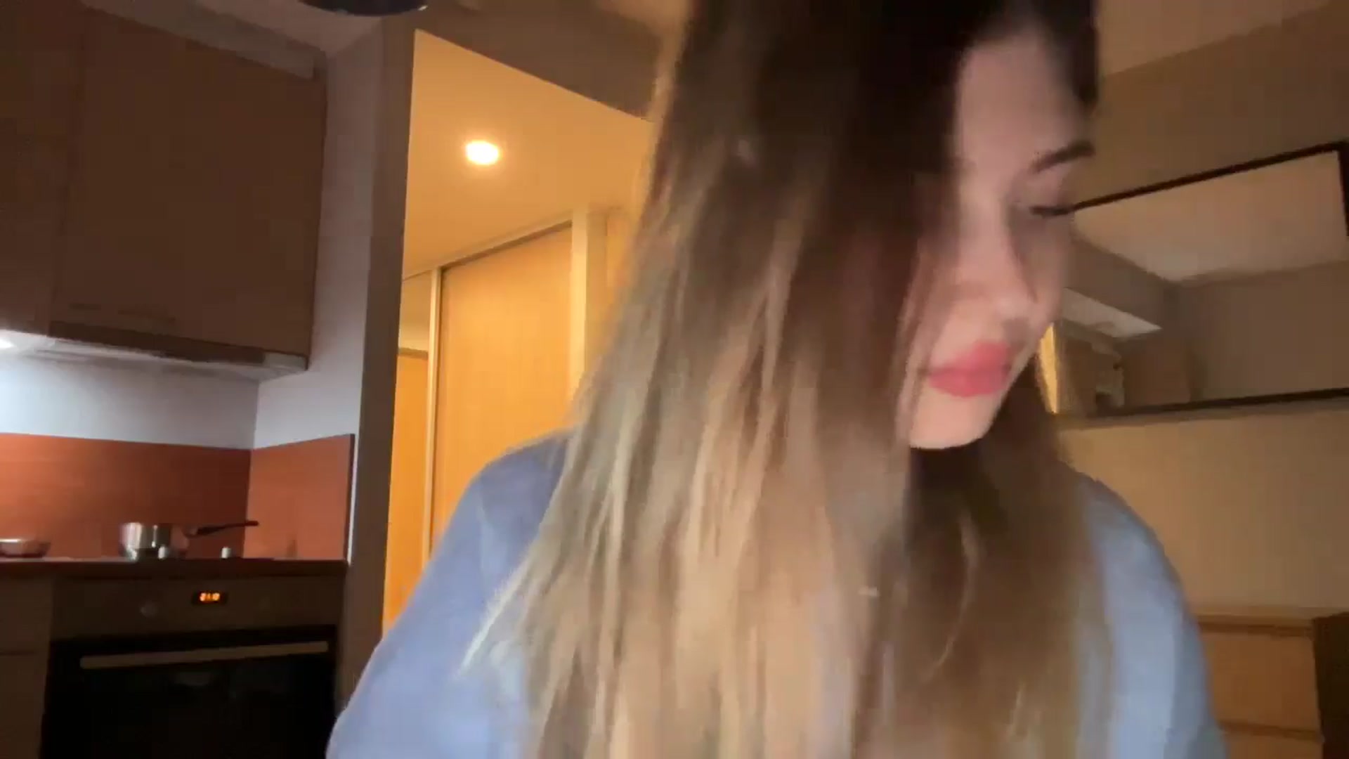 Gallery image thumbnail from Coconut_dream's myfreecams stream on, 10/19/2024, 19:29 image 14 of 20