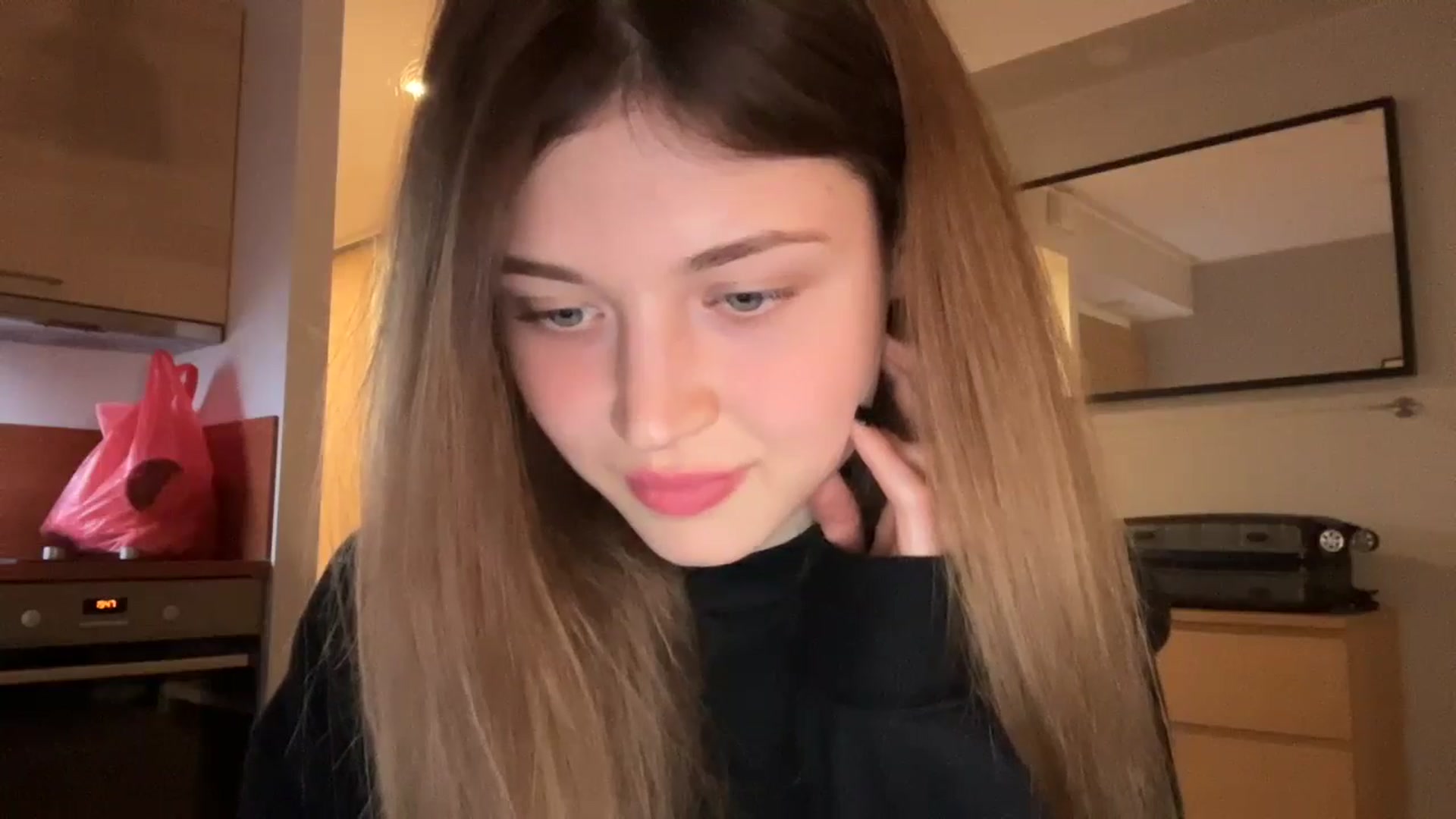 Gallery image thumbnail from Coconut_dream's myfreecams stream on, 10/22/2024, 18:12 image 17 of 20