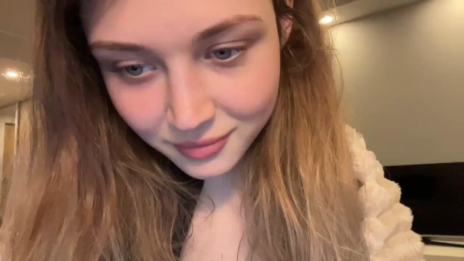 Gallery image thumbnail from Coconut_dream's myfreecams stream on, 10/27/2024, 15:18 image 6 of 20