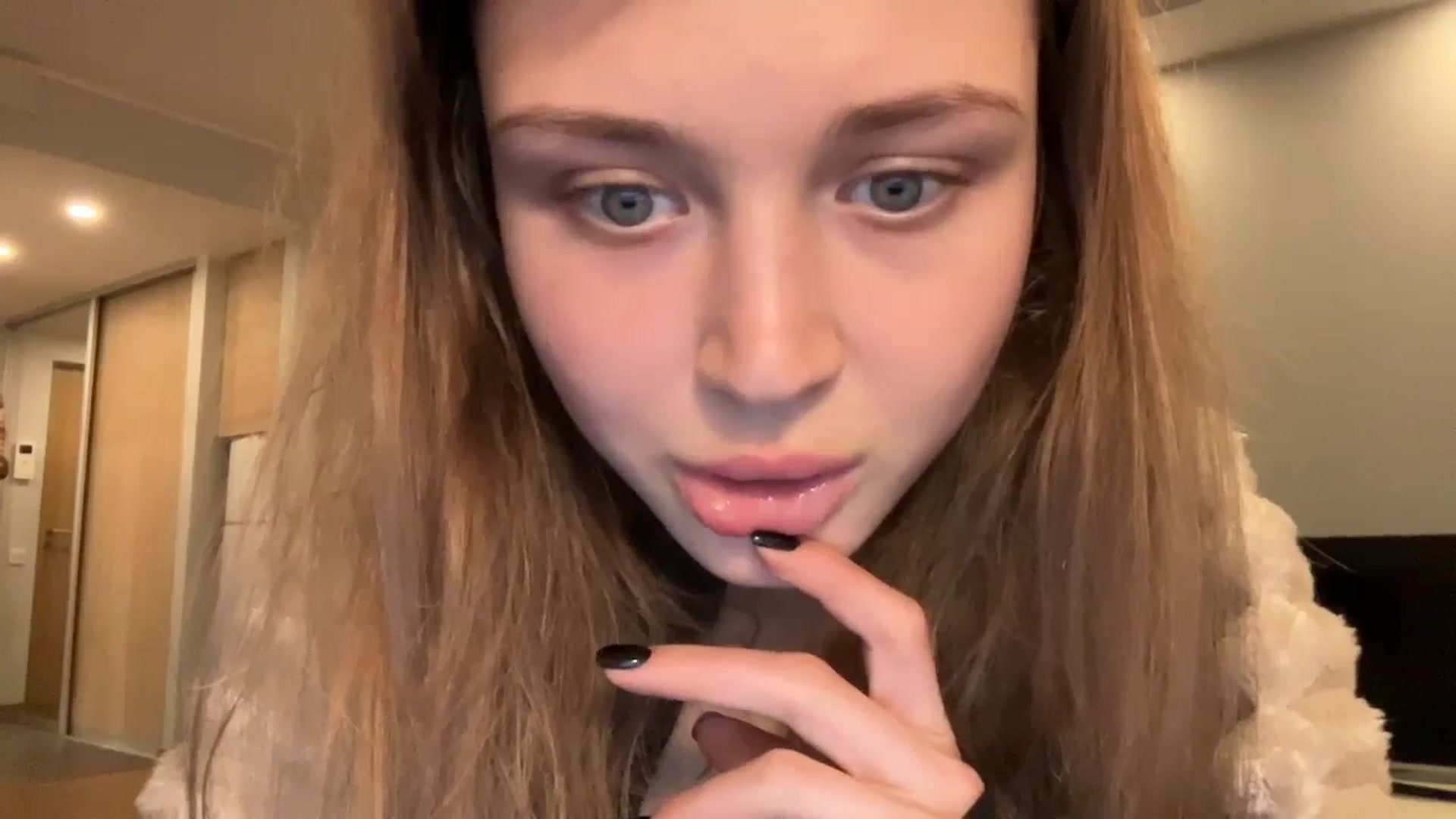 Gallery image thumbnail from Coconut_dream's myfreecams stream on, 10/27/2024, 15:18 image 13 of 20