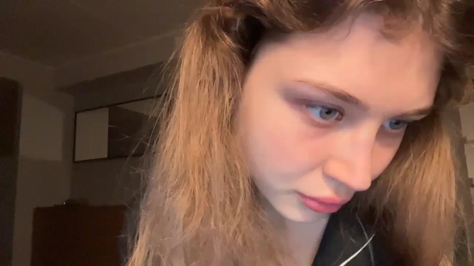 Gallery image thumbnail from Coconut_dream's myfreecams stream on, 10/28/2024, 19:06 image 9 of 20