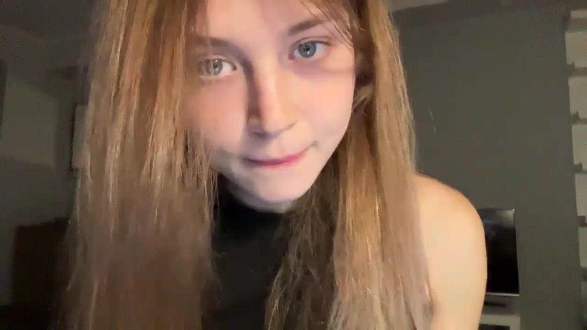 Gallery image thumbnail from Coconut_dream's myfreecams stream on, 10/29/2024, 21:41 image 3 of 20