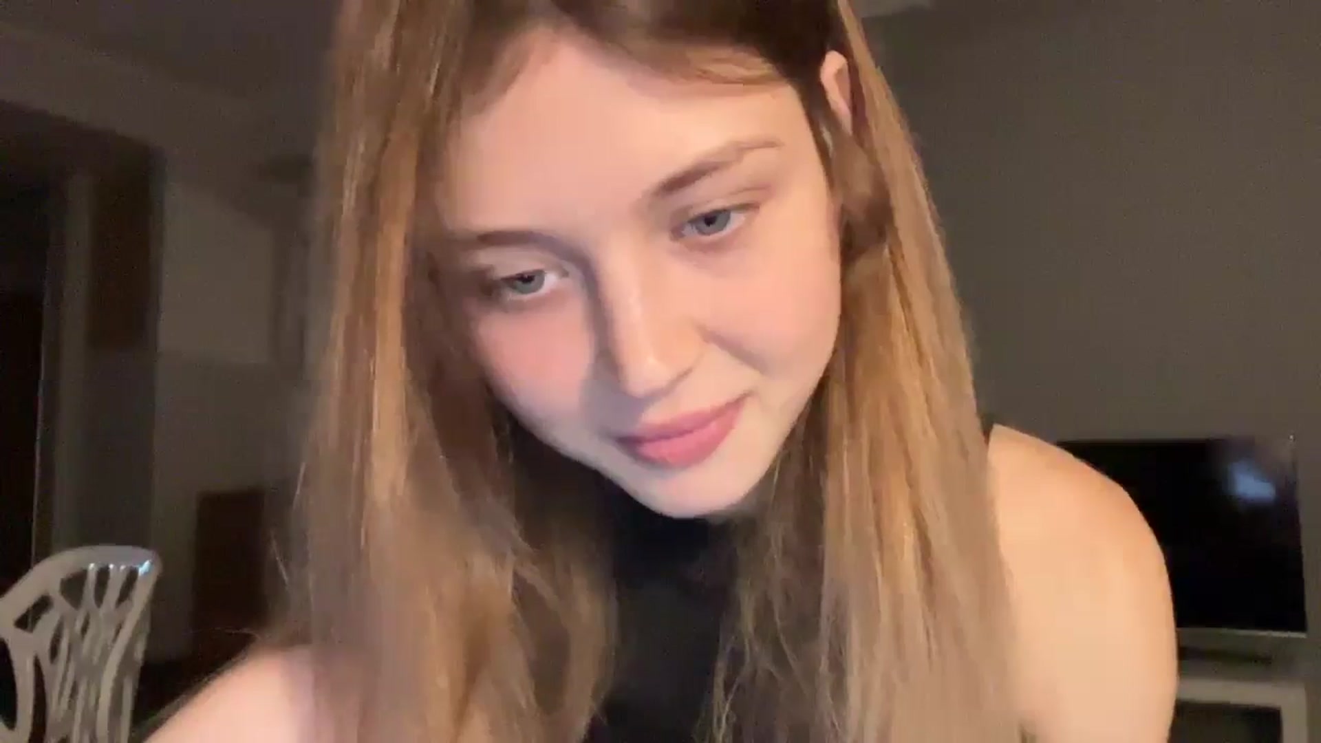 Gallery image thumbnail from Coconut_dream's myfreecams stream on, 10/29/2024, 21:41 image 7 of 20