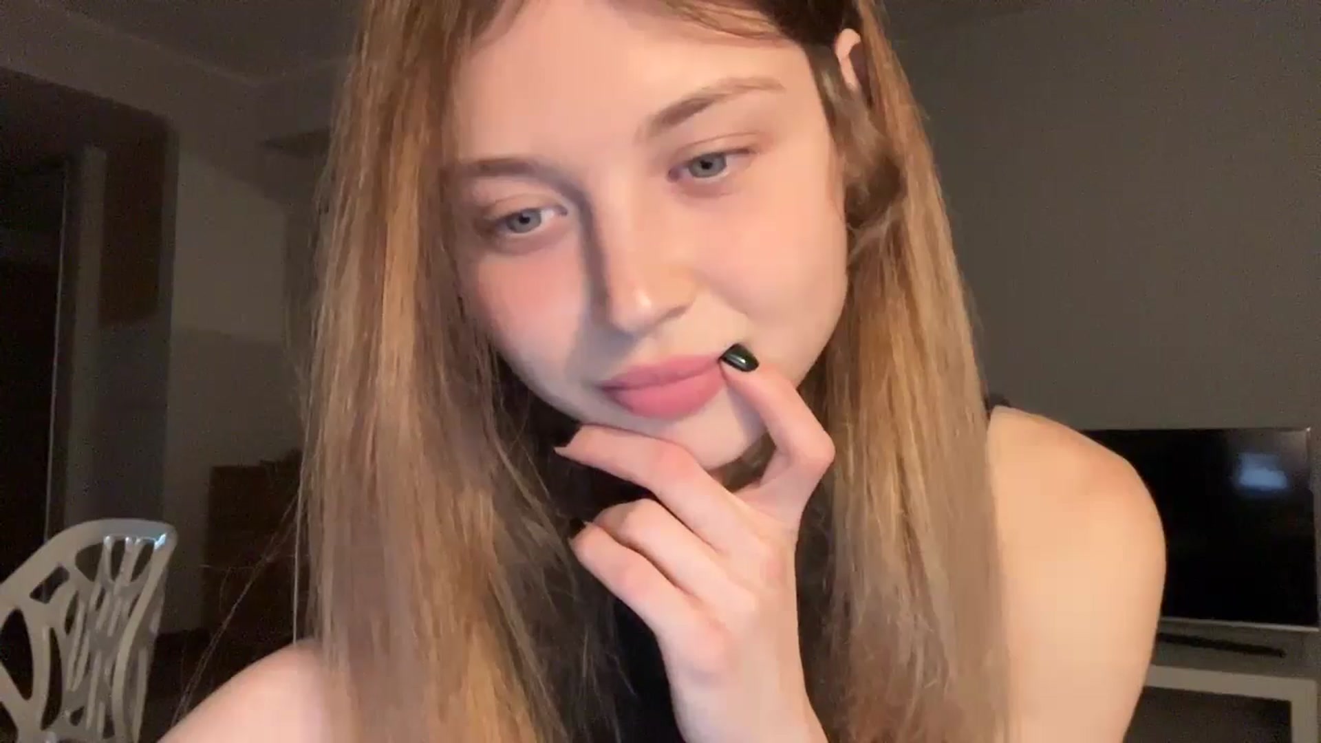 Gallery image thumbnail from Coconut_dream's myfreecams stream on, 10/29/2024, 21:41 image 10 of 20