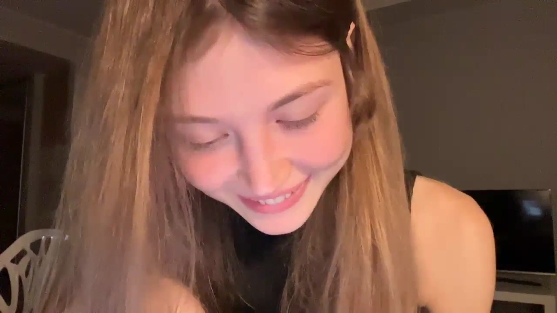 Gallery image thumbnail from Coconut_dream's myfreecams stream on, 10/29/2024, 21:41 image 8 of 20