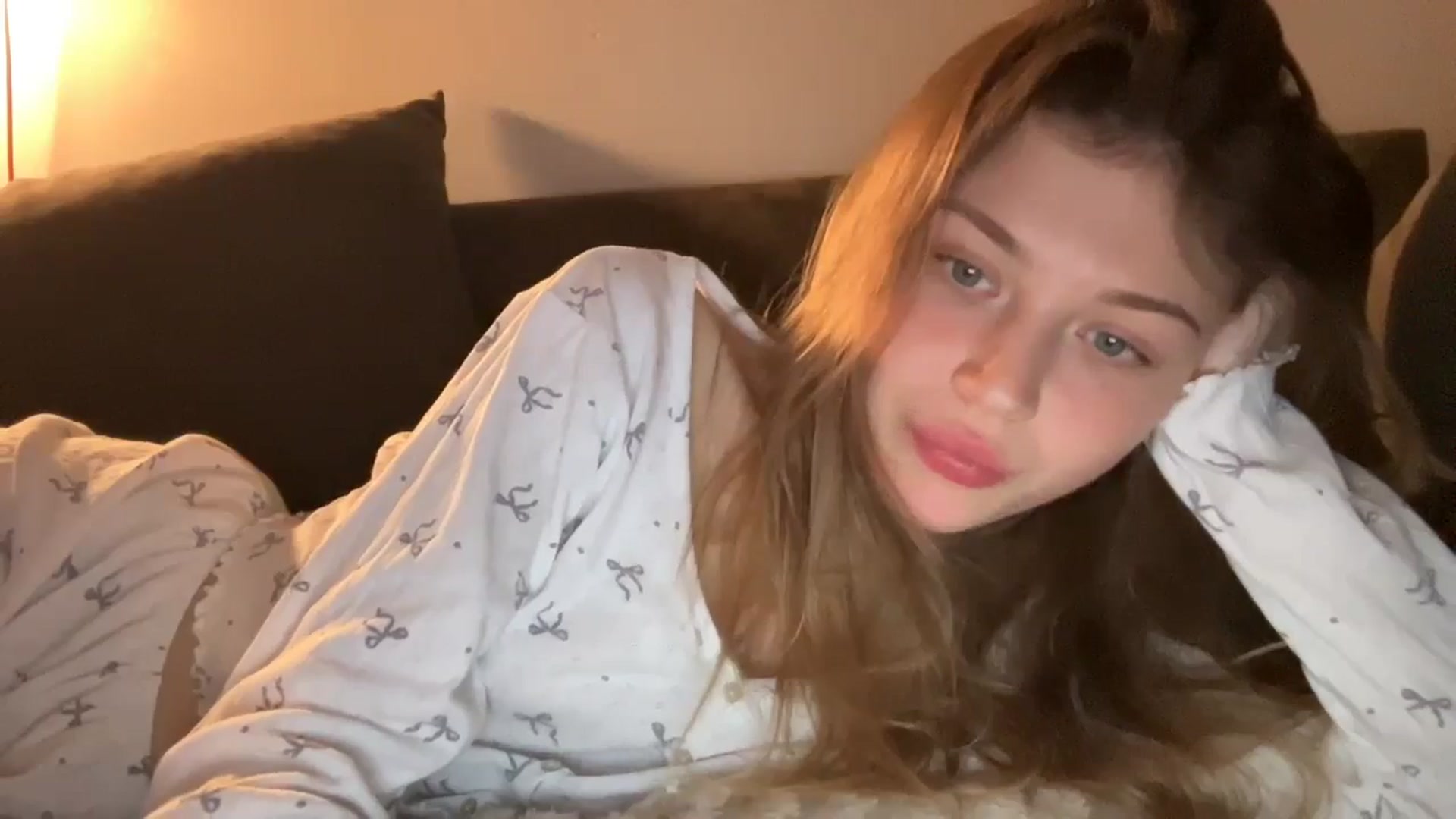 Gallery image thumbnail from Coconut_dream's myfreecams stream on, 11/01/2024, 21:46 image 18 of 20