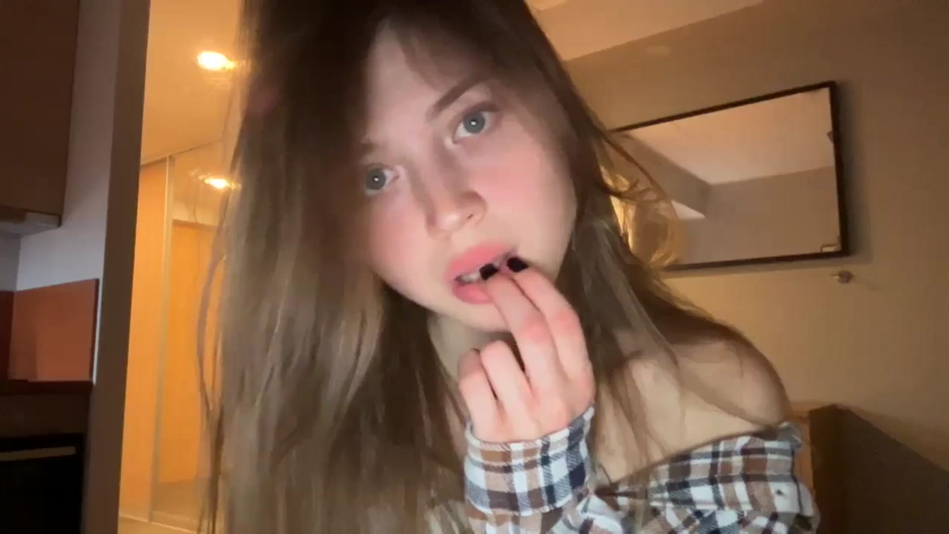Gallery image thumbnail from Coconut_dream's myfreecams stream on, 11/03/2024, 21:21 image 8 of 20
