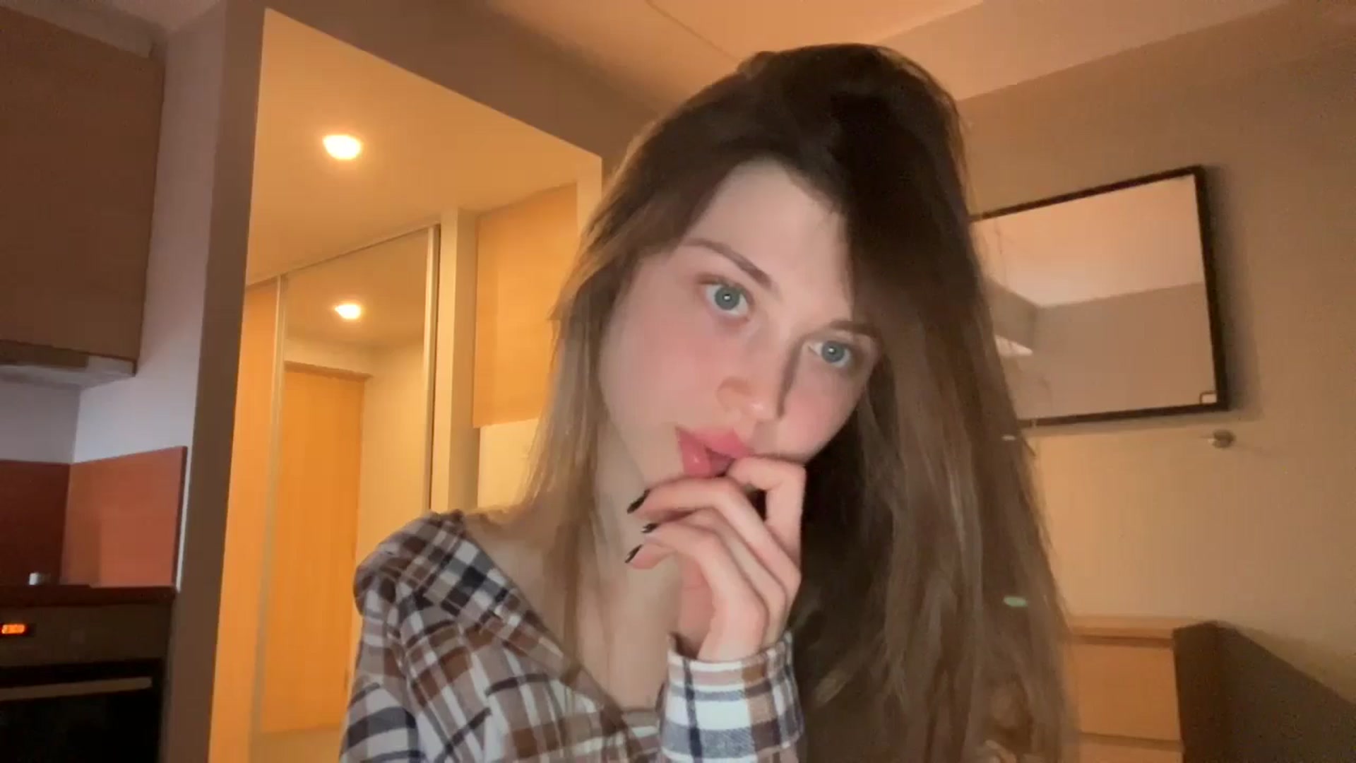 Gallery image thumbnail from Coconut_dream's myfreecams stream on, 11/03/2024, 21:21 image 14 of 20