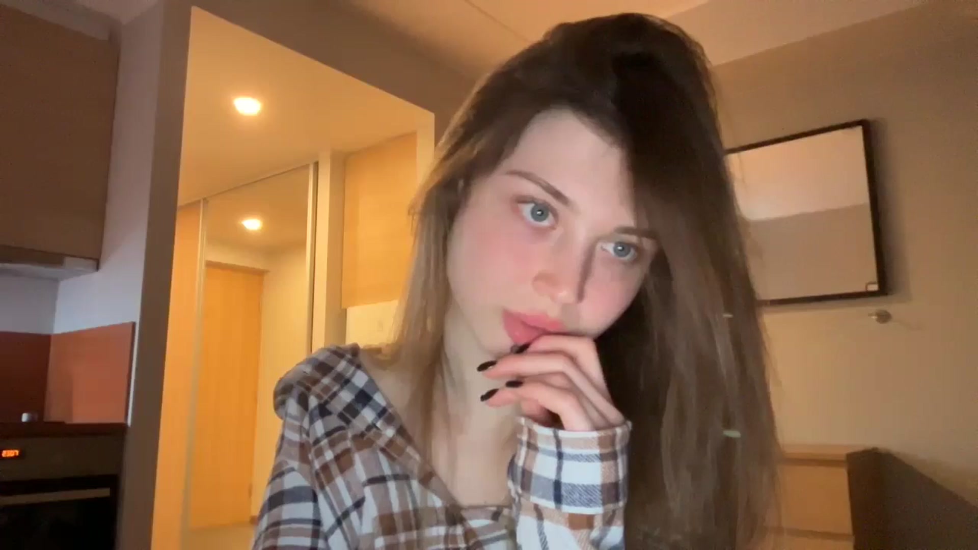 Gallery image thumbnail from Coconut_dream's myfreecams stream on, 11/03/2024, 21:21 image 13 of 20