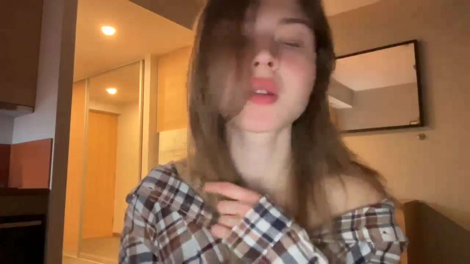 Gallery image thumbnail from Coconut_dream's myfreecams stream on, 11/03/2024, 21:21 image 7 of 20