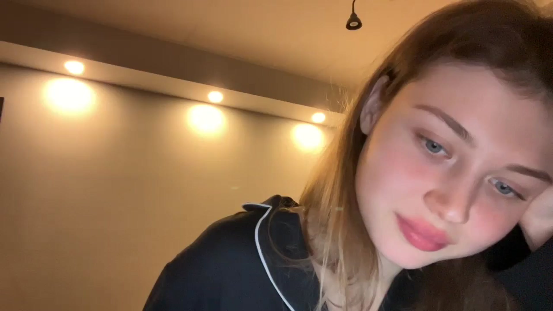 Gallery image thumbnail from Coconut_dream's myfreecams stream on, 11/04/2024, 20:58 image 10 of 20
