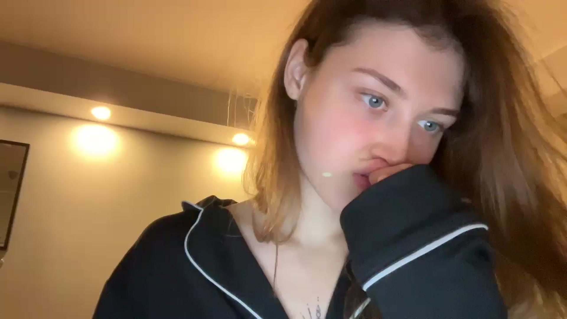 Gallery image thumbnail from Coconut_dream's myfreecams stream on, 11/04/2024, 20:58 image 3 of 20