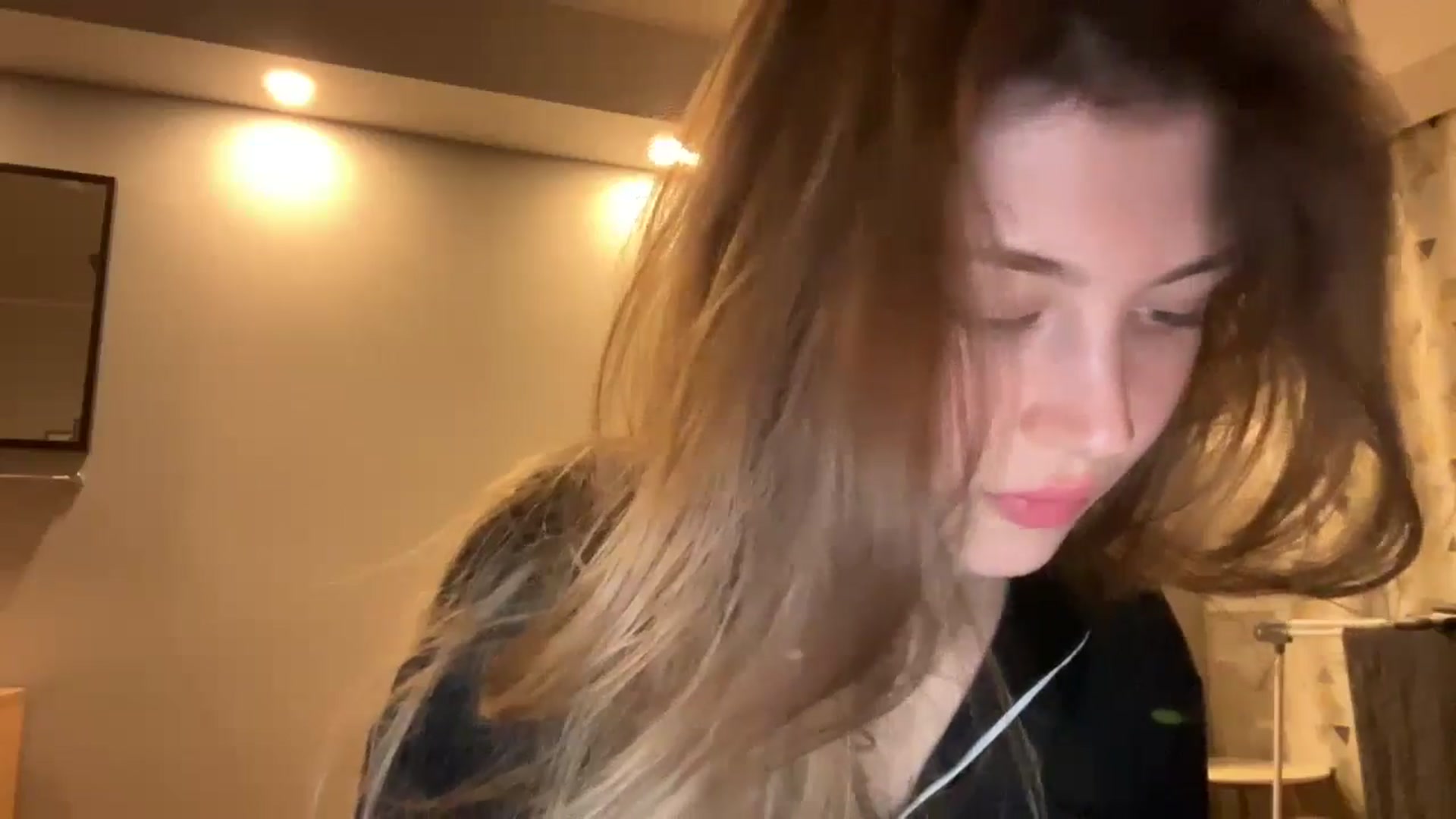 Gallery image thumbnail from Coconut_dream's myfreecams stream on, 11/04/2024, 21:45 image 13 of 20
