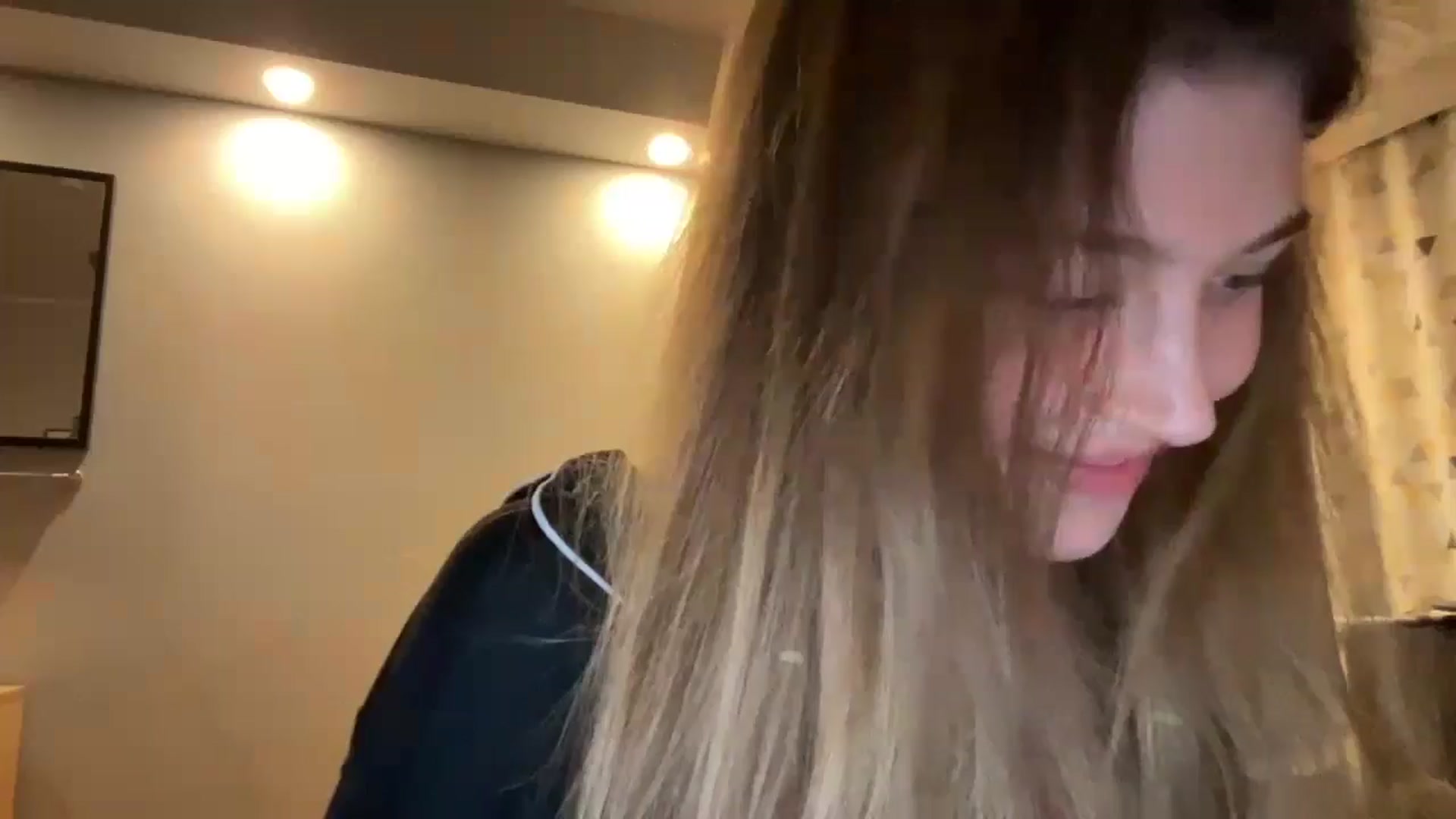 Gallery image thumbnail from Coconut_dream's myfreecams stream on, 11/04/2024, 21:45 image 12 of 20