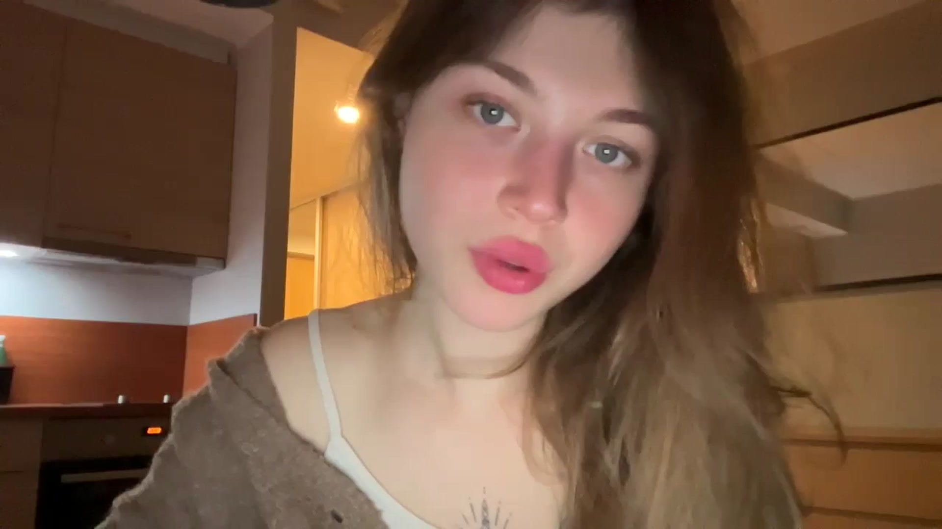 Gallery image thumbnail from Coconut_dream's myfreecams stream on, 11/05/2024, 19:02 image 3 of 20