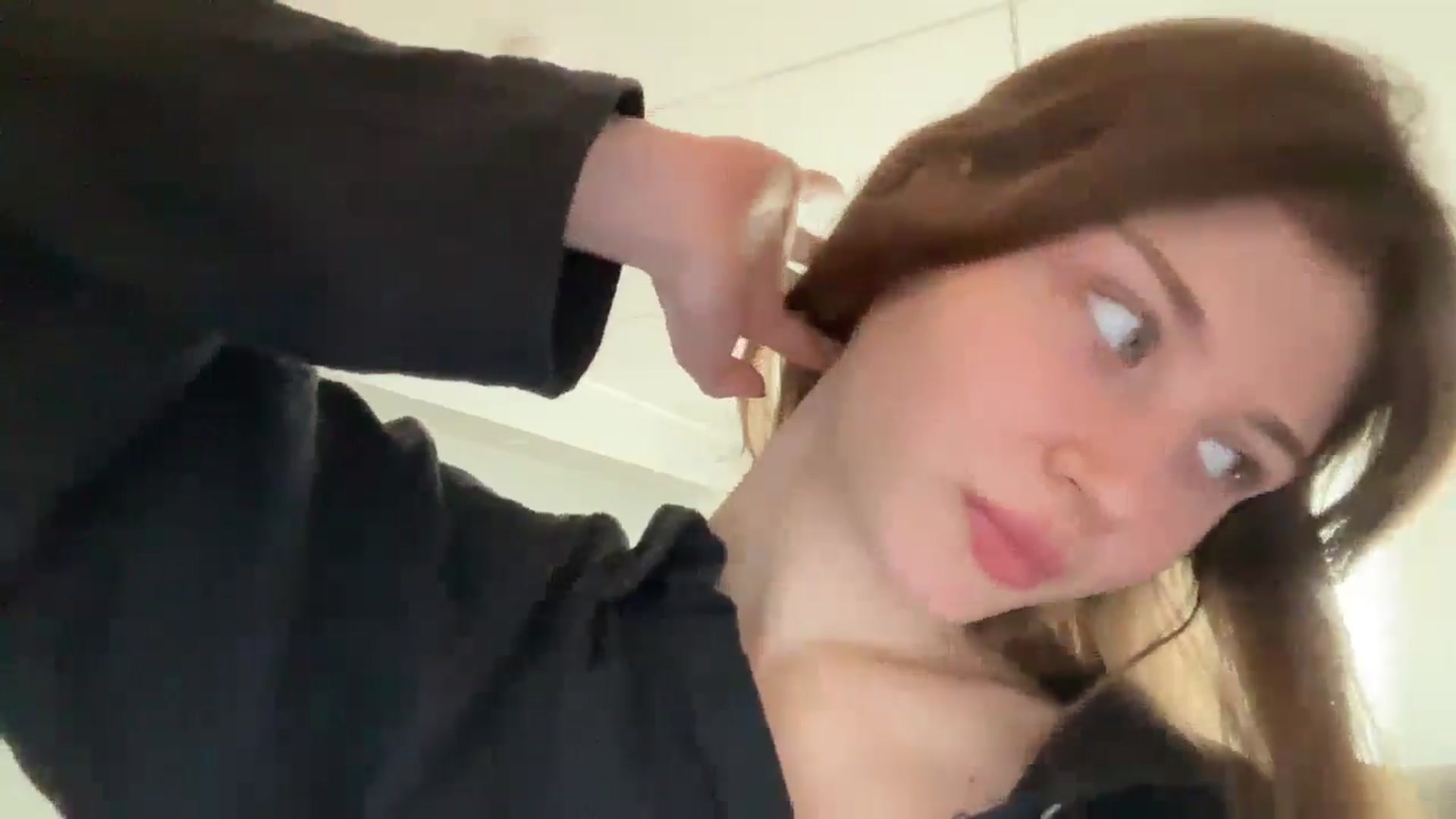 Gallery image thumbnail from Coconut_dream's myfreecams stream on, 11/06/2024, 10:29 image 19 of 20