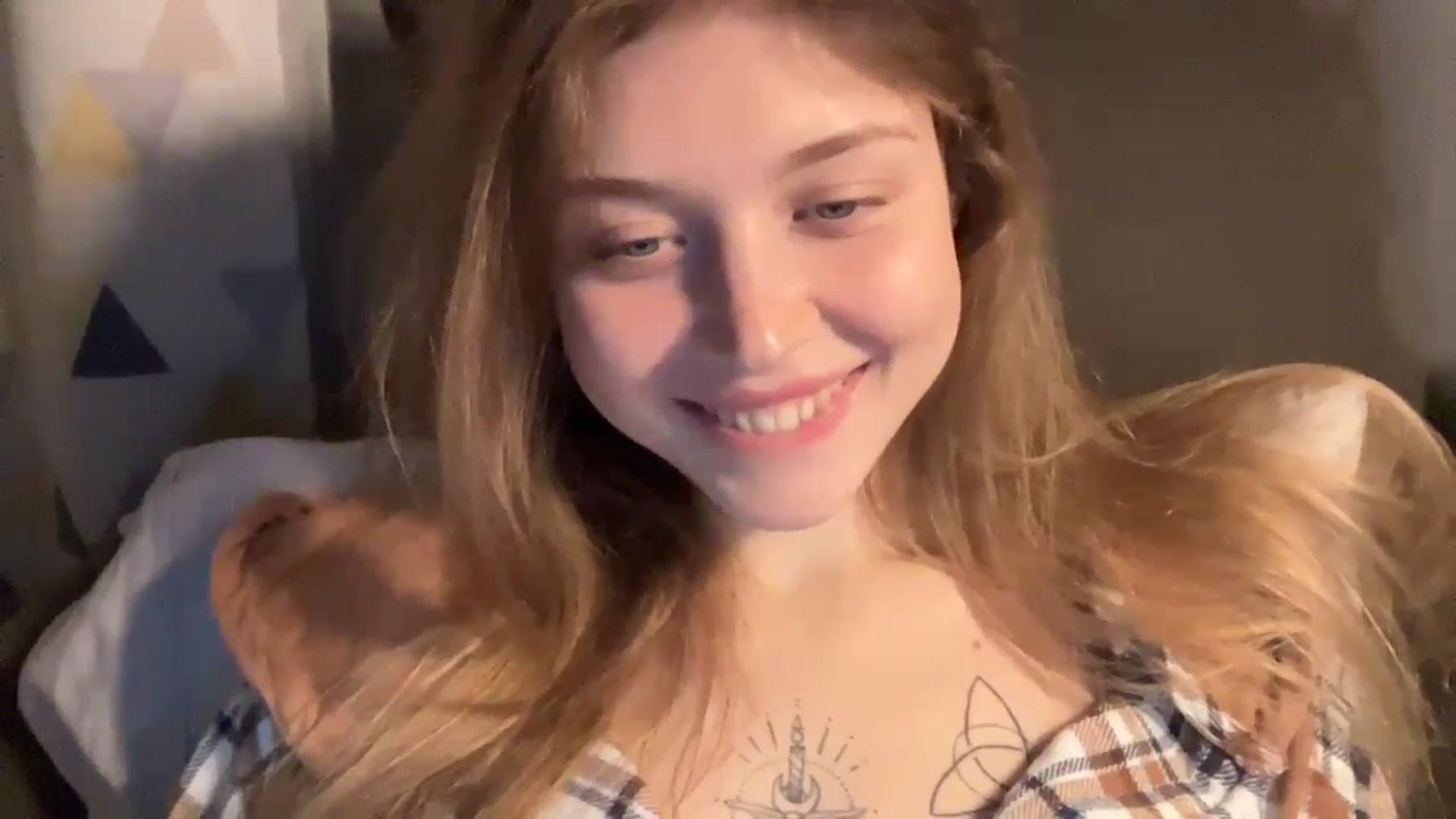 Gallery image thumbnail from Coconut_dream's myfreecams stream on, 11/06/2024, 20:54 image 8 of 20