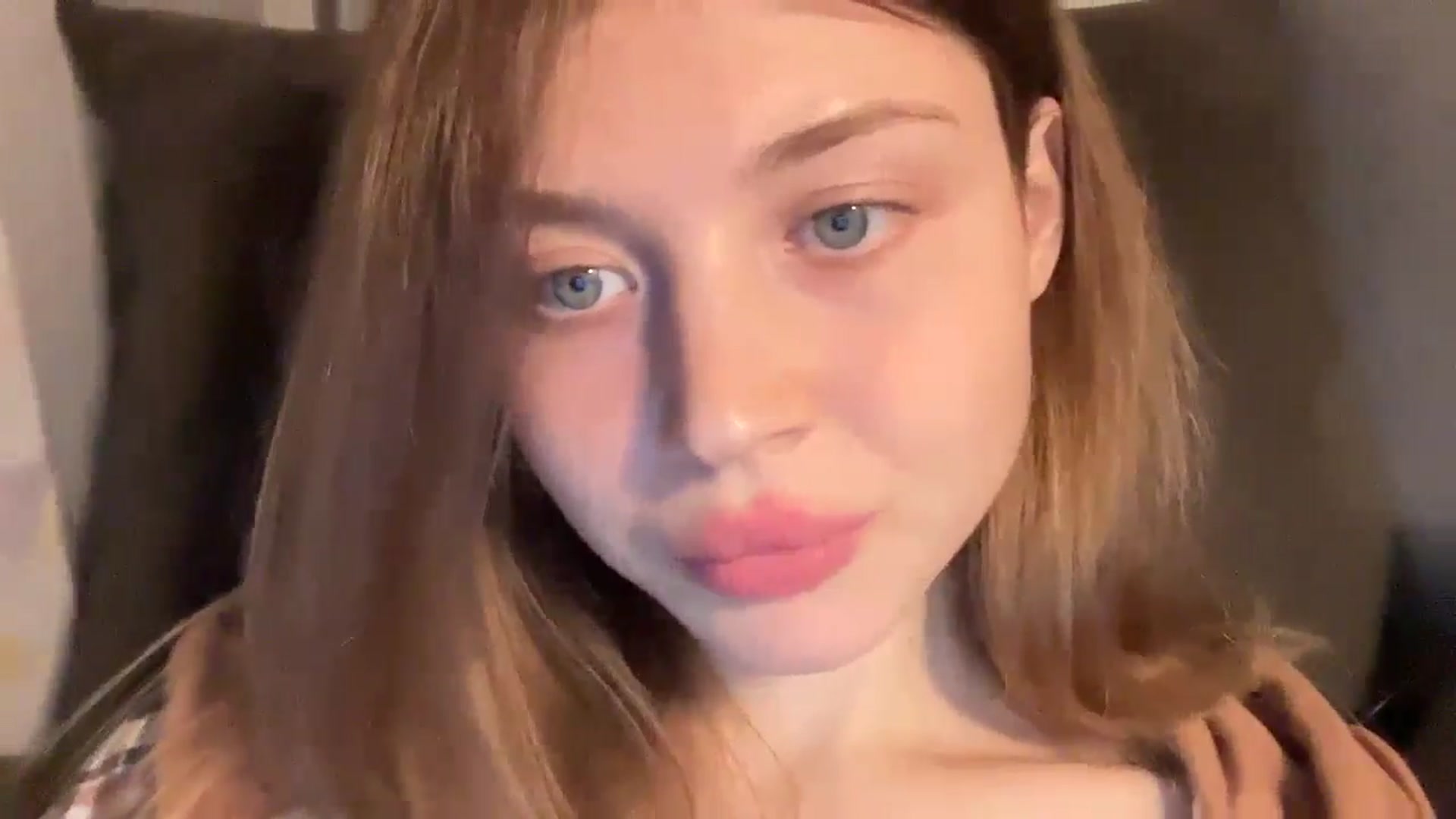 Gallery image thumbnail from Coconut_dream's myfreecams stream on, 11/06/2024, 21:43 image 14 of 20