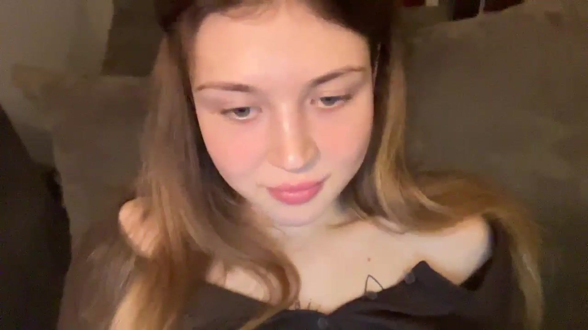 Gallery image thumbnail from Coconut_dream's myfreecams stream on, 11/07/2024, 20:00 image 18 of 20