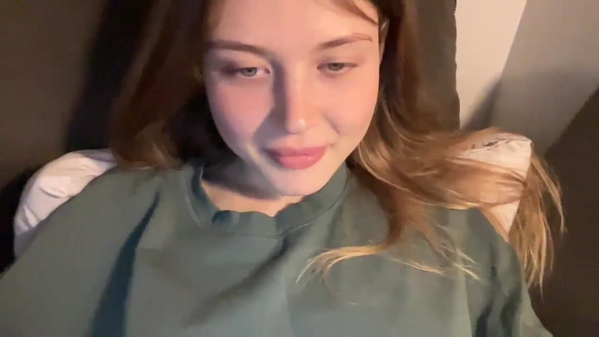 Gallery image thumbnail from Coconut_dream's myfreecams stream on, 11/11/2024, 20:52 image 17 of 20