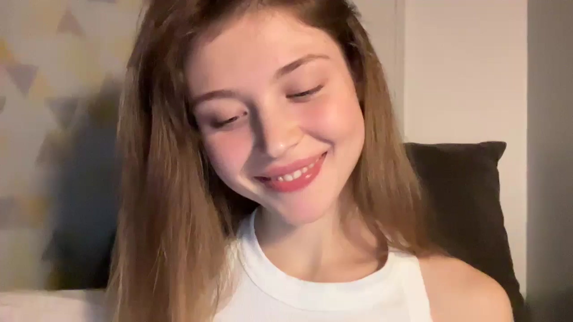 Gallery image thumbnail from Coconut_dream's myfreecams stream on, 11/16/2024, 19:21 image 15 of 20