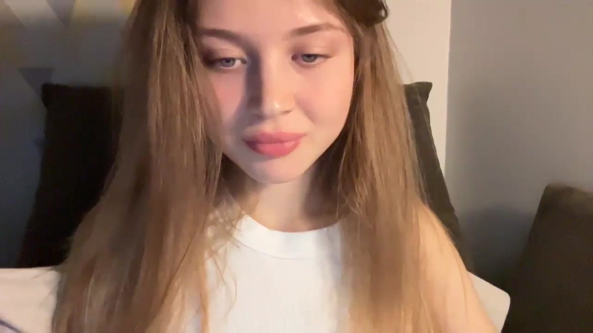Gallery image thumbnail from Coconut_dream's myfreecams stream on, 11/16/2024, 19:21 image 20 of 20
