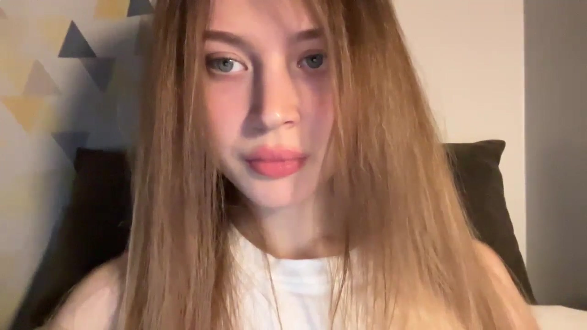 Gallery image thumbnail from Coconut_dream's myfreecams stream on, 11/16/2024, 19:21 image 2 of 20