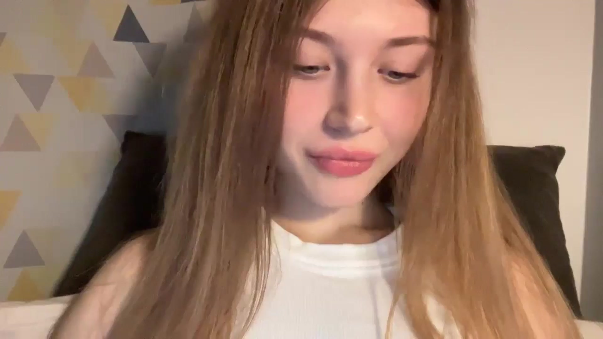 Gallery image thumbnail from Coconut_dream's myfreecams stream on, 11/16/2024, 19:21 image 6 of 20