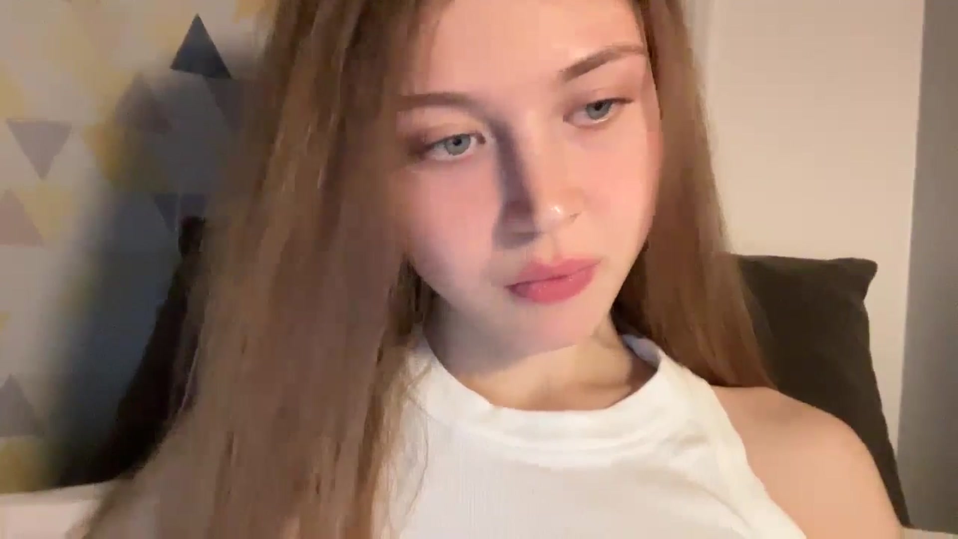 Gallery image thumbnail from Coconut_dream's myfreecams stream on, 11/16/2024, 19:21 image 4 of 20