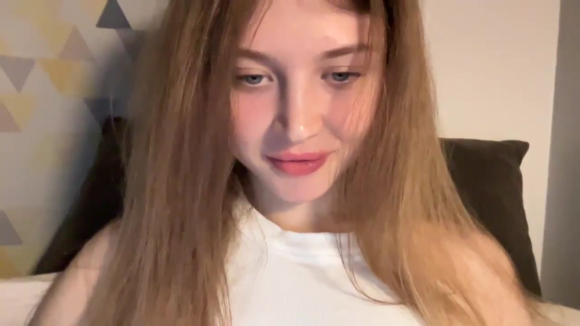 Gallery image thumbnail from Coconut_dream's myfreecams stream on, 11/16/2024, 19:21 image 8 of 20