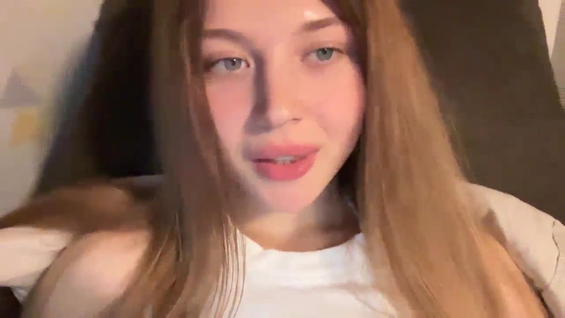 Gallery image thumbnail from Coconut_dream's myfreecams stream on, 11/16/2024, 19:50 image 16 of 20