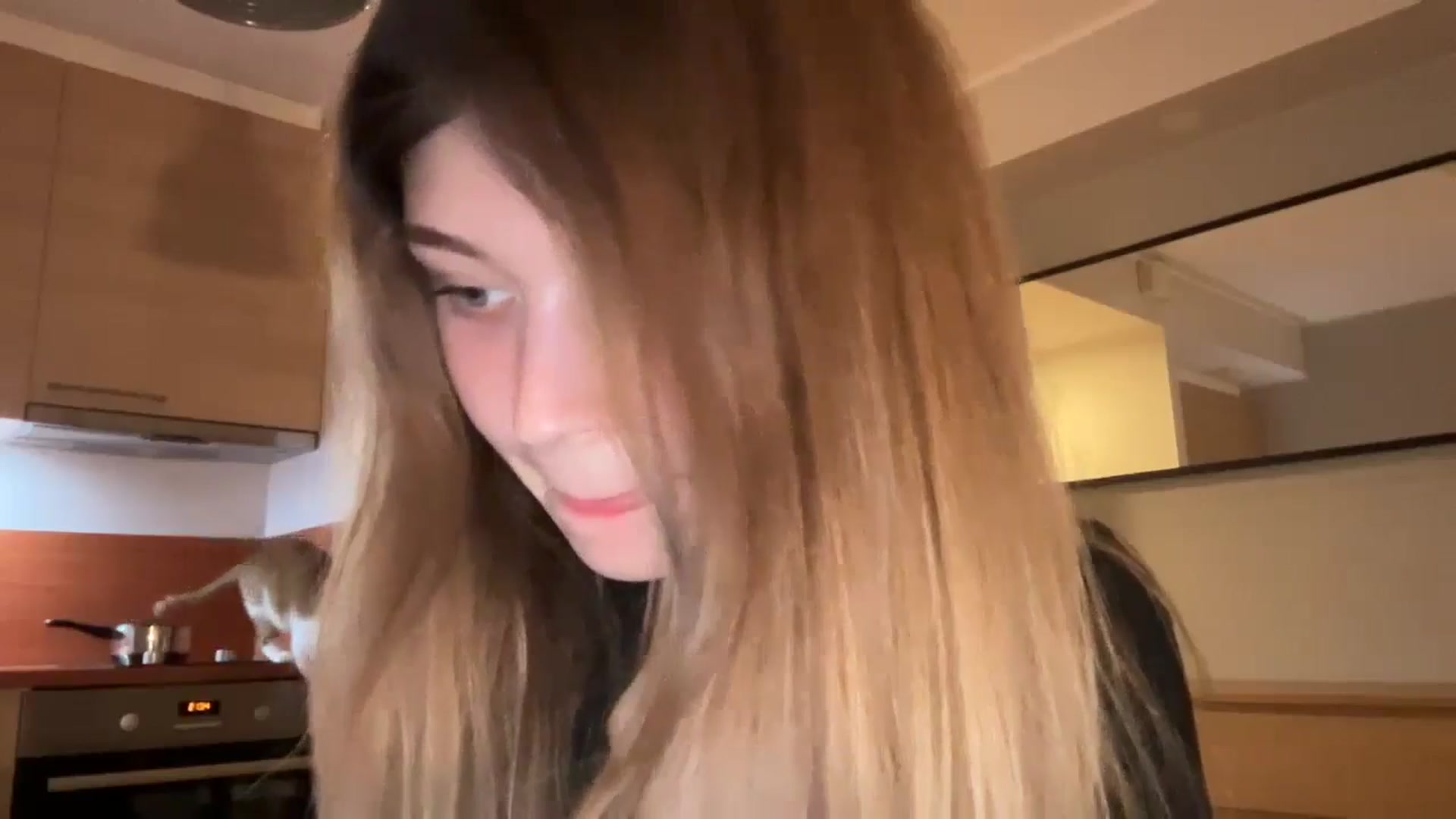 Gallery image thumbnail from Coconut_dream's myfreecams stream on, 11/17/2024, 19:50 image 5 of 20