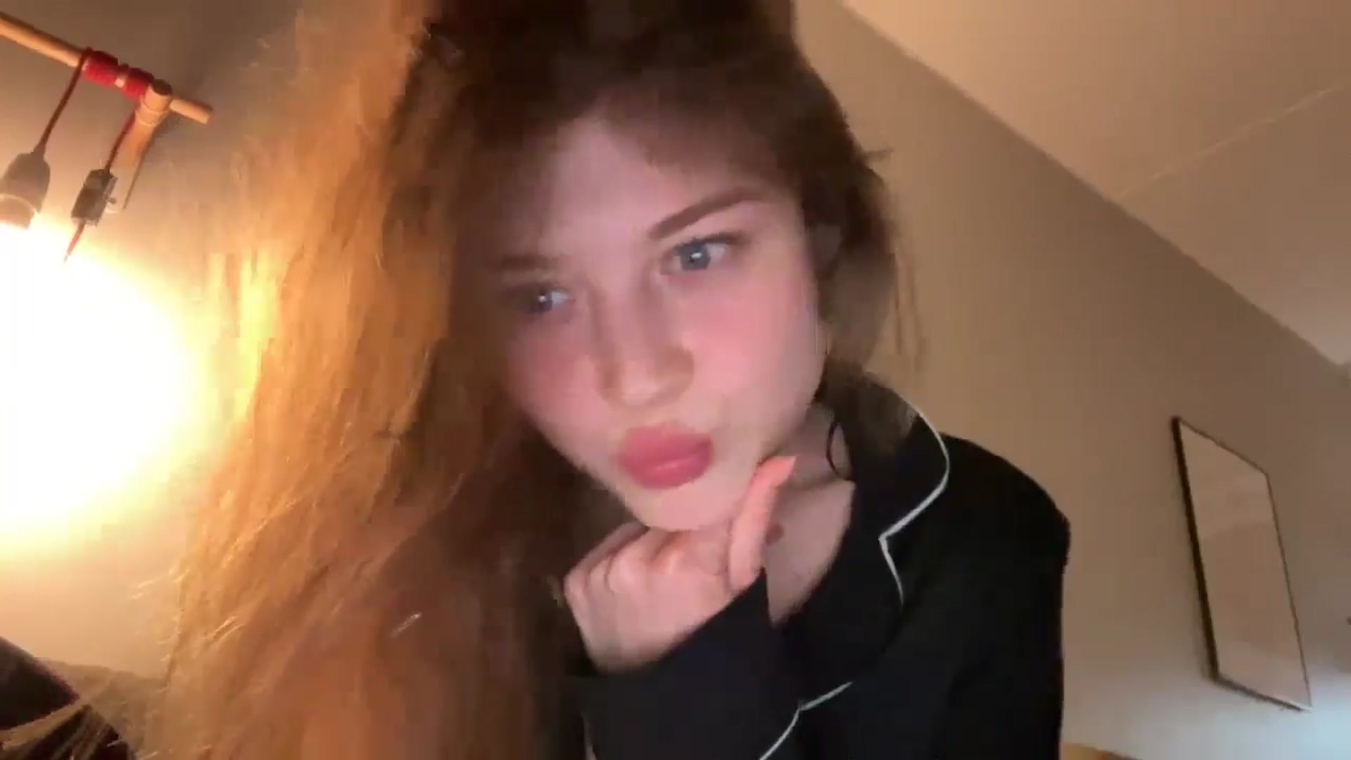 Gallery image thumbnail from Coconut_dream's myfreecams stream on, 11/18/2024, 20:02 image 16 of 20