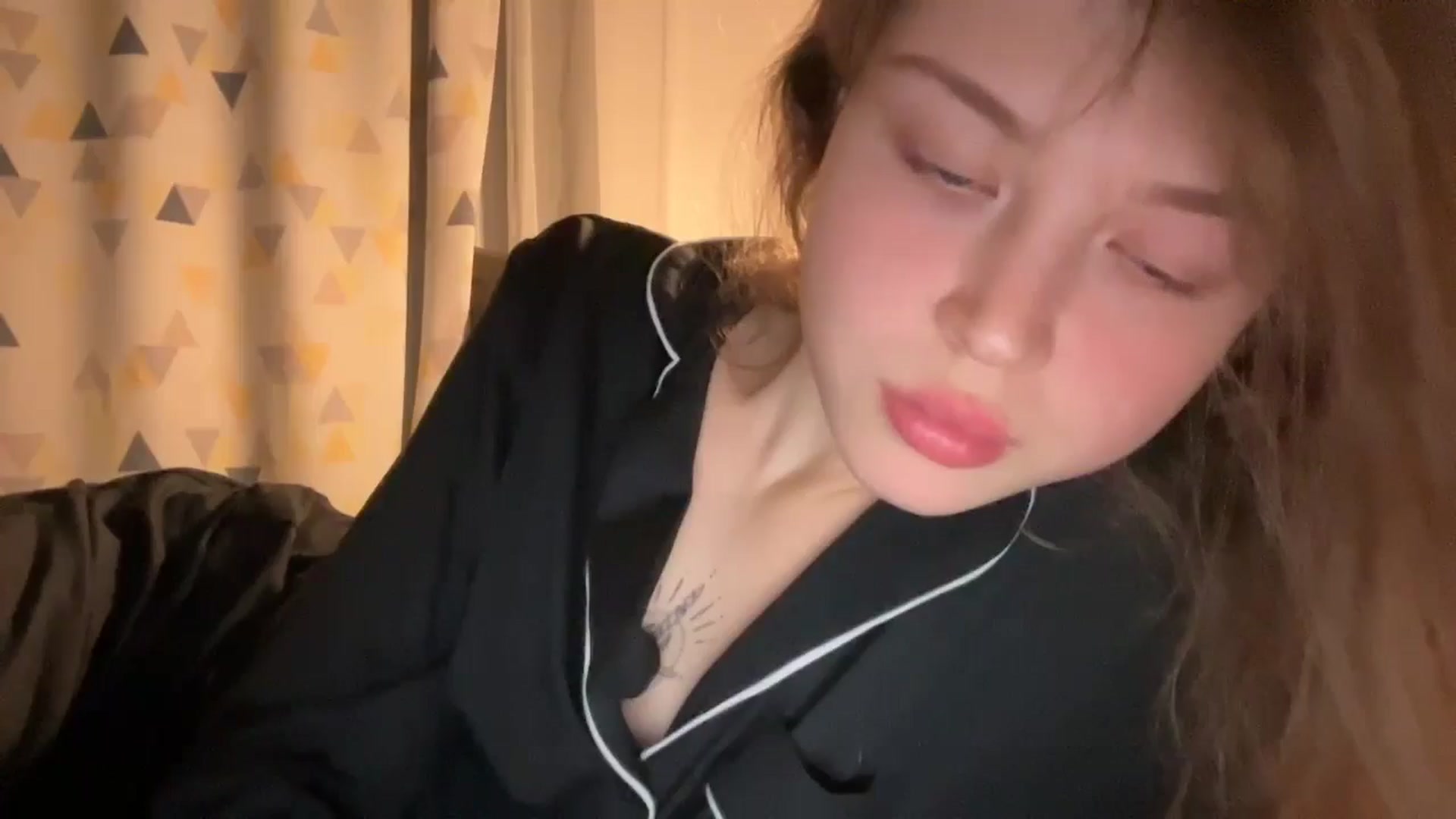 Gallery image thumbnail from Coconut_dream's myfreecams stream on, 11/18/2024, 20:59 image 14 of 20