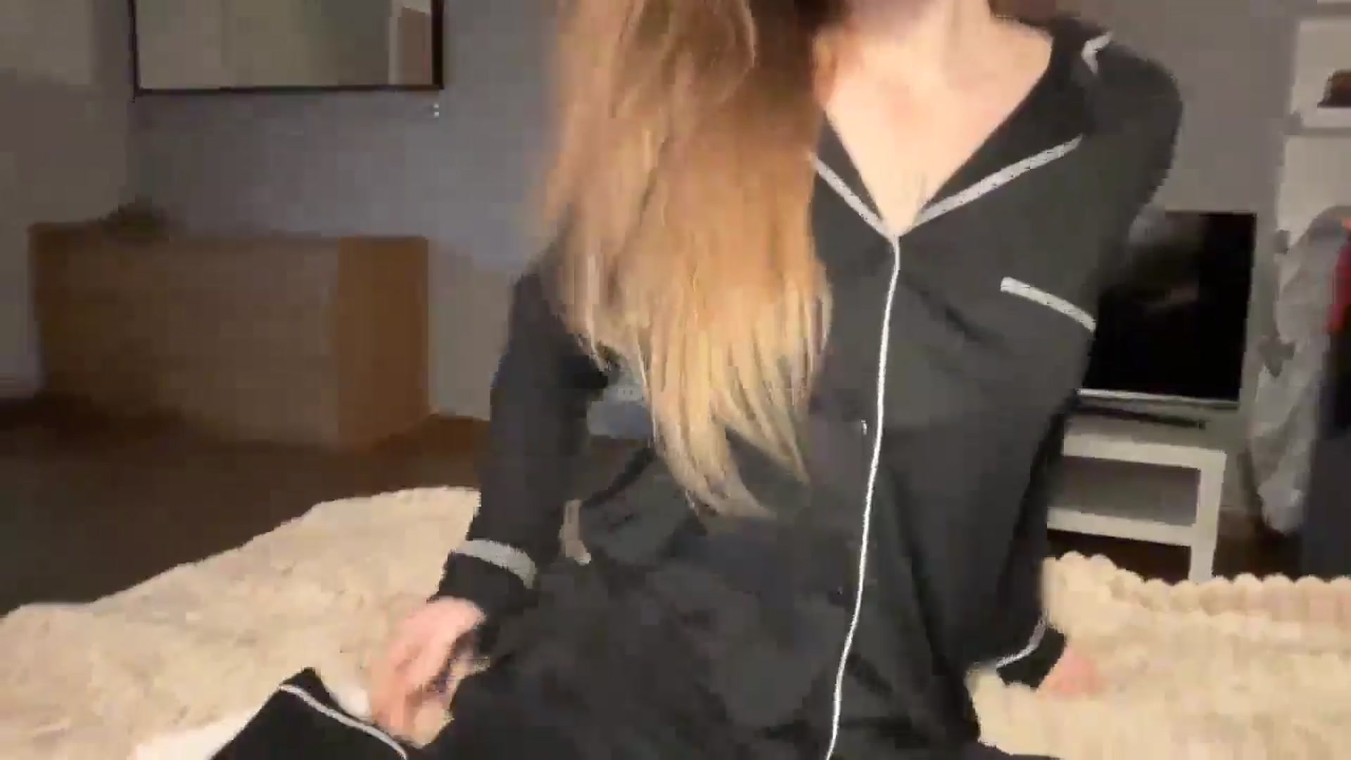 Gallery image thumbnail from Coconut_dream's myfreecams stream on, 11/18/2024, 20:59 image 13 of 20