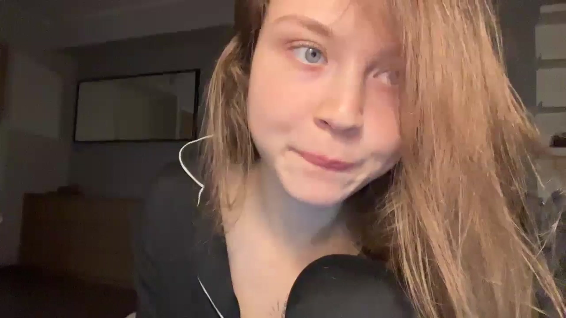 Gallery image thumbnail from Coconut_dream's myfreecams stream on, 11/18/2024, 20:59 image 10 of 20