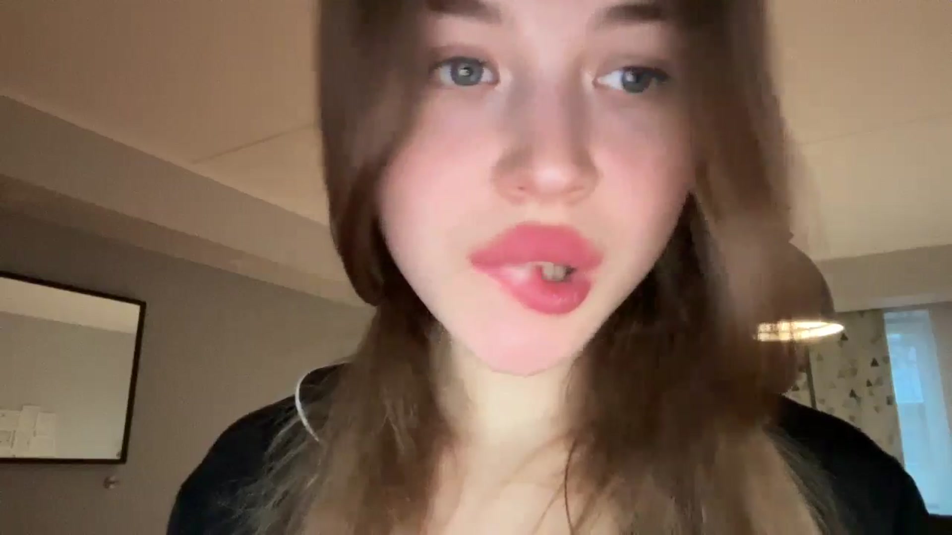 Gallery image thumbnail from Coconut_dream's myfreecams stream on, 11/20/2024, 07:49 image 19 of 20