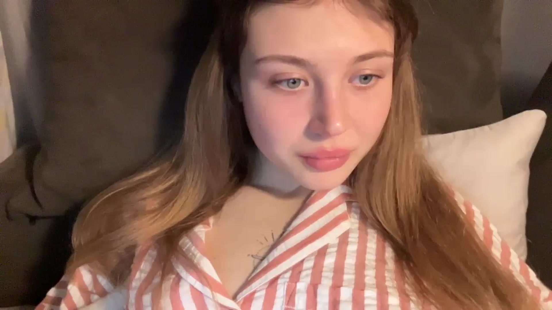 Gallery image thumbnail from Coconut_dream's myfreecams stream on, 11/21/2024, 19:52 image 12 of 20