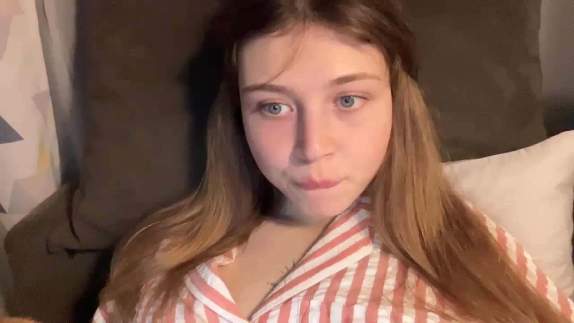 Gallery image thumbnail from Coconut_dream's myfreecams stream on, 11/21/2024, 19:52 image 19 of 20